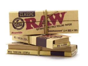 RAW Connosseur (1 1/4 Size + Tips) Paper